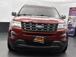 Used 2017 Ford Explorer XLT w/ Equipment Group 202A image 1