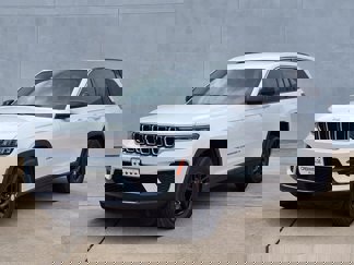 Used 2023 Jeep Grand Cherokee Laredo w/ Luxury Tech Group I image 1