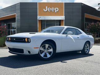 Used 2022 Dodge Challenger SXT image 1