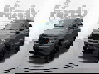 Used 2019 Jeep Grand Cherokee Laredo image 1