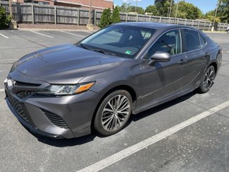 Used 2019 Toyota Camry SE image 1