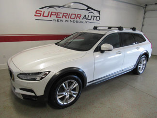 Used 2018 Volvo V90 T5 Cross Country w/ Plus Package image 1