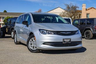 Used 2024 Chrysler Voyager LX image 1
