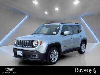 Used 2018 Jeep Renegade Latitude image 1