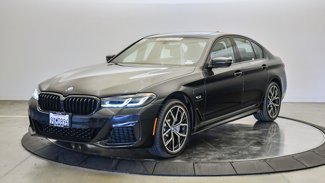 Certified 2022 BMW 530e w/ M Sport Package image 1