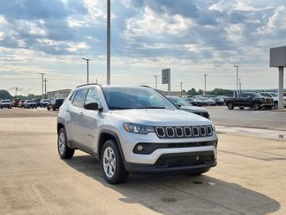 New 2025 Jeep Compass Latitude image 1