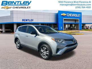Used 2018 Toyota RAV4 LE image 1
