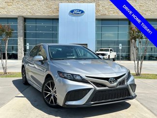 Used 2023 Toyota Camry SE image 1