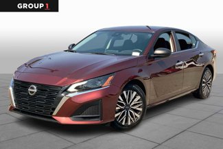 Used 2024 Nissan Altima 2.5 SV image 1
