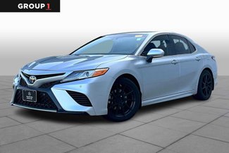 Used 2018 Toyota Camry XSE image 1