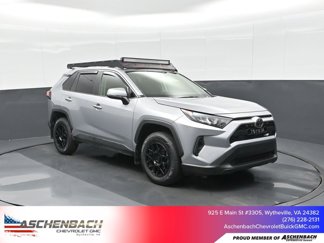 Used 2019 Toyota RAV4 LE image 1