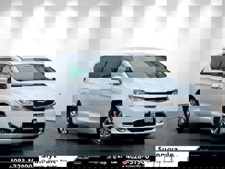 Used 2018 Chrysler Pacifica Touring Plus image 1