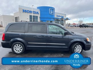 Used 2014 Chrysler Town & Country Touring image 1