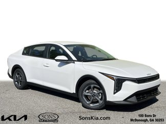 New 2025 Kia K4 LXS image 1