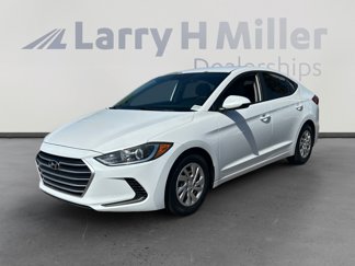 Used 2017 Hyundai Elantra SE image 1