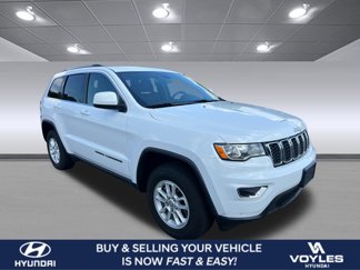 Used 2020 Jeep Grand Cherokee Laredo image 1