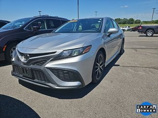 Used 2022 Toyota Camry SE image 1
