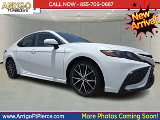 Used 2021 Toyota Camry SE image 1
