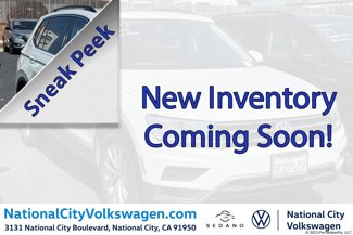 Used 2018 Volkswagen Tiguan SE w/ Panoramic Sunroof Package image 1