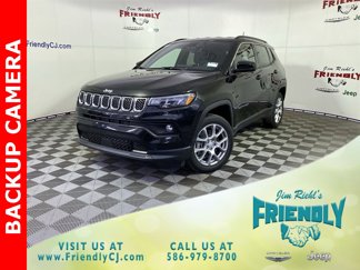 Used 2022 Jeep Compass Latitude image 1