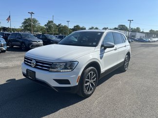 Used 2019 Volkswagen Tiguan SE w/ Panoramic Sunroof Package image 1