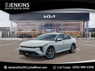 New 2025 Kia K4 LXS image 1