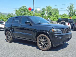 Used 2019 Jeep Grand Cherokee Altitude image 1