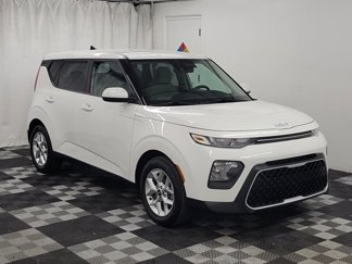 Used 2022 Kia Soul LX w/ Technology Package image 1