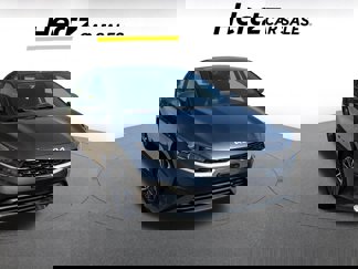 Used 2023 Kia Forte LXS image 1