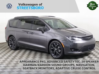 Used 2019 Chrysler Pacifica Touring-L Plus image 1