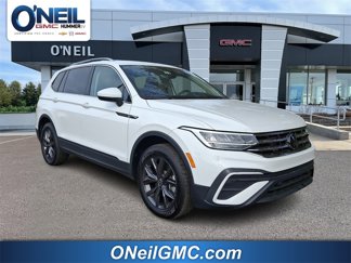 Used 2024 Volkswagen Tiguan SE image 1