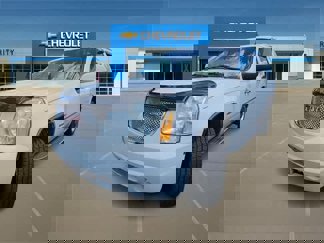 Used 2010 GMC Yukon Denali image 1