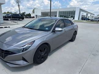 Used 2023 Hyundai Elantra SEL image 1