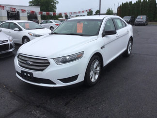 Used 2017 Ford Taurus SE image 1