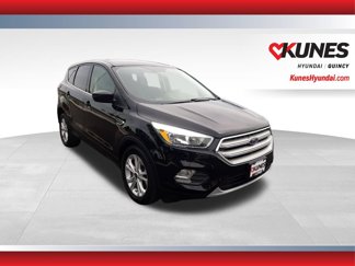 Used 2019 Ford Escape SE image 1