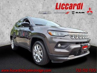 Used 2022 Jeep Compass Latitude image 1