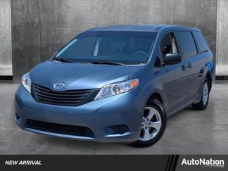 Used 2014 Toyota Sienna L image 1