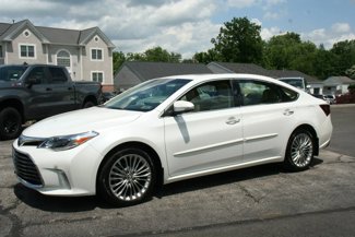Used 2016 Toyota Avalon Limited image 1