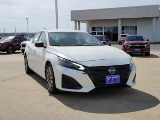 Used 2024 Nissan Altima 2.5 SV image 1