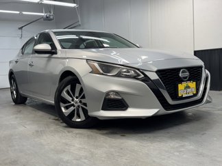 Used 2019 Nissan Altima 2.5 S image 1