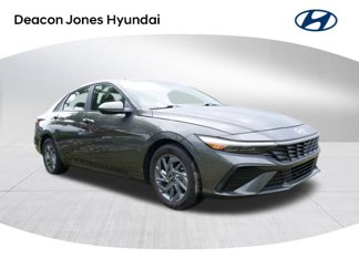 Used 2024 Hyundai Elantra SEL image 1