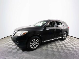 Used 2013 Nissan Pathfinder SV image 1