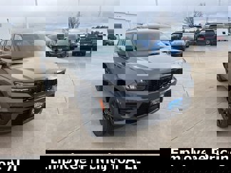 New 2025 Jeep Grand Cherokee Altitude image 1