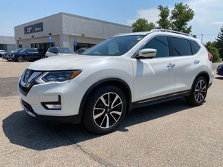 Used 2017 Nissan Rogue SL image 1