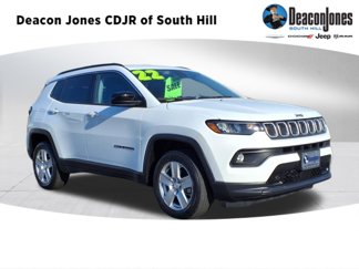 Used 2022 Jeep Compass Latitude image 1
