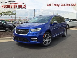 Used 2021 Chrysler Pacifica Pinnacle image 1