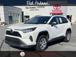 Used 2020 Toyota RAV4 LE image 1