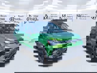 New 2025 Volkswagen Taos SE image 1