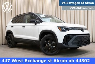 New 2025 Volkswagen Taos SE image 1