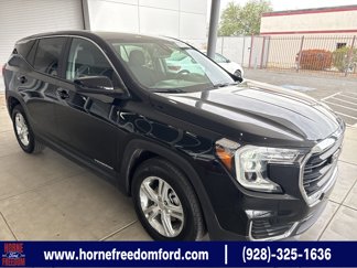 Used 2024 GMC Terrain SLE video 1